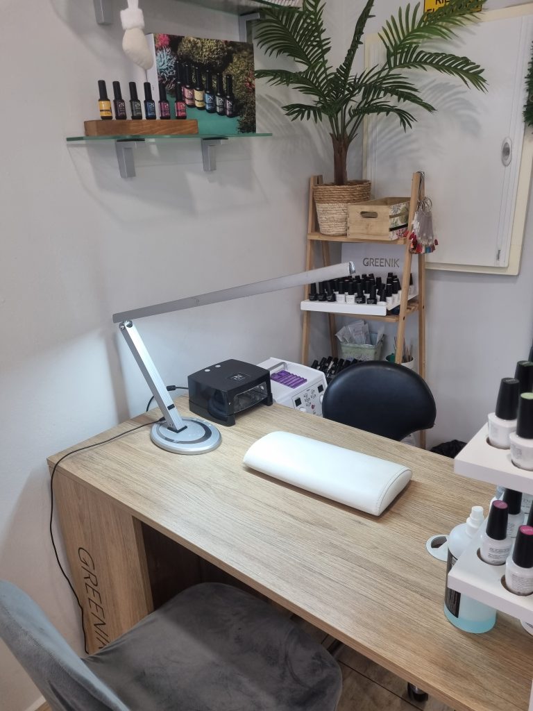Manicura en Ana Belen Alonso