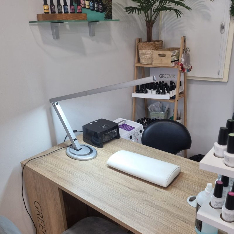 Manicura en Ana Belen Alonso